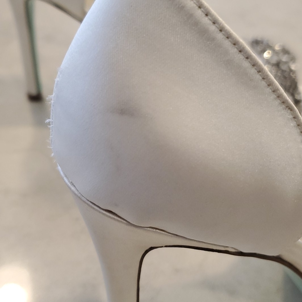 Shoes - Picture 7 of 8